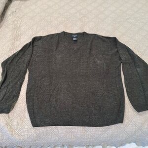 Dockers men’s pull over v-neck sweater
